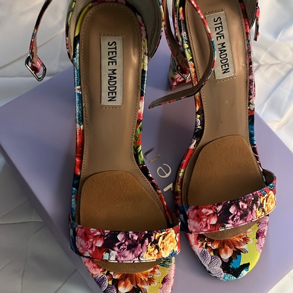 Steve Madden sandals - Picture 4 of 5